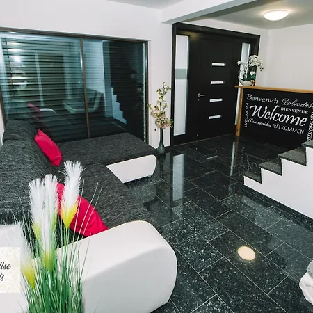 Апартаменты Prestigious And Stylish