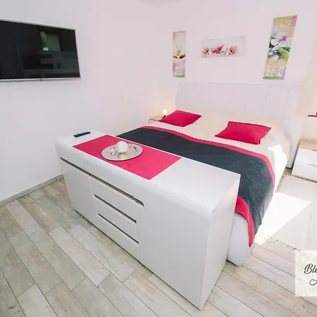 Prestigious And Stylish Блед